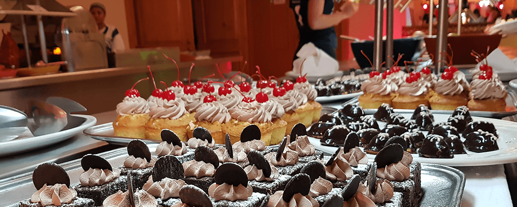 Postres en los buffets en Royal Solaris Los Cabos