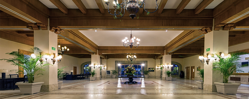 Royal solaris los cabos lobby at night