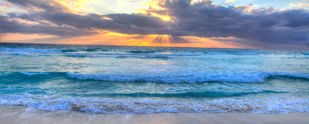 foto HDR de atardecer en cancun frente al mar