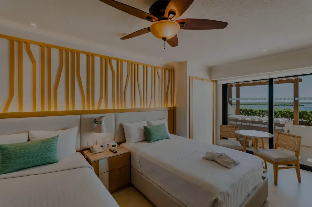 jacuzzi lagoon view room